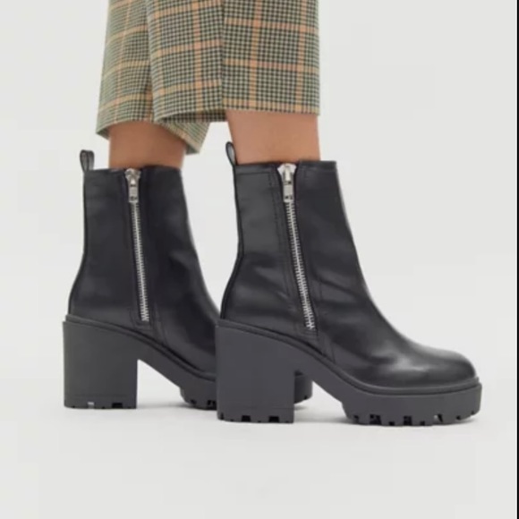 Urban Outfitters Black Zip-Up Boots Size 8 - Picture 2 of 8